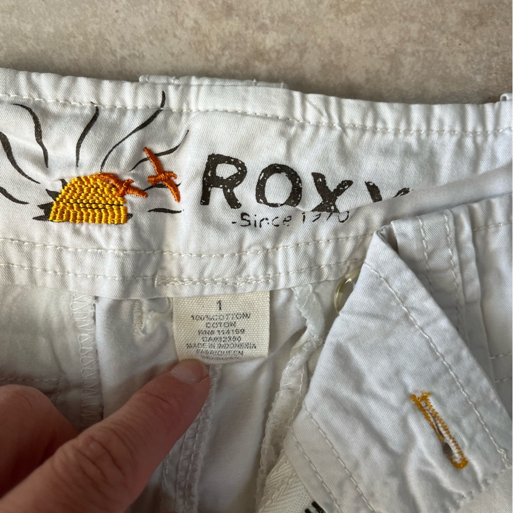Roxy White Cargo Capris - Picture 2 of 4